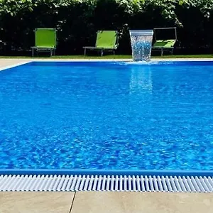 4* מלון Charlotte