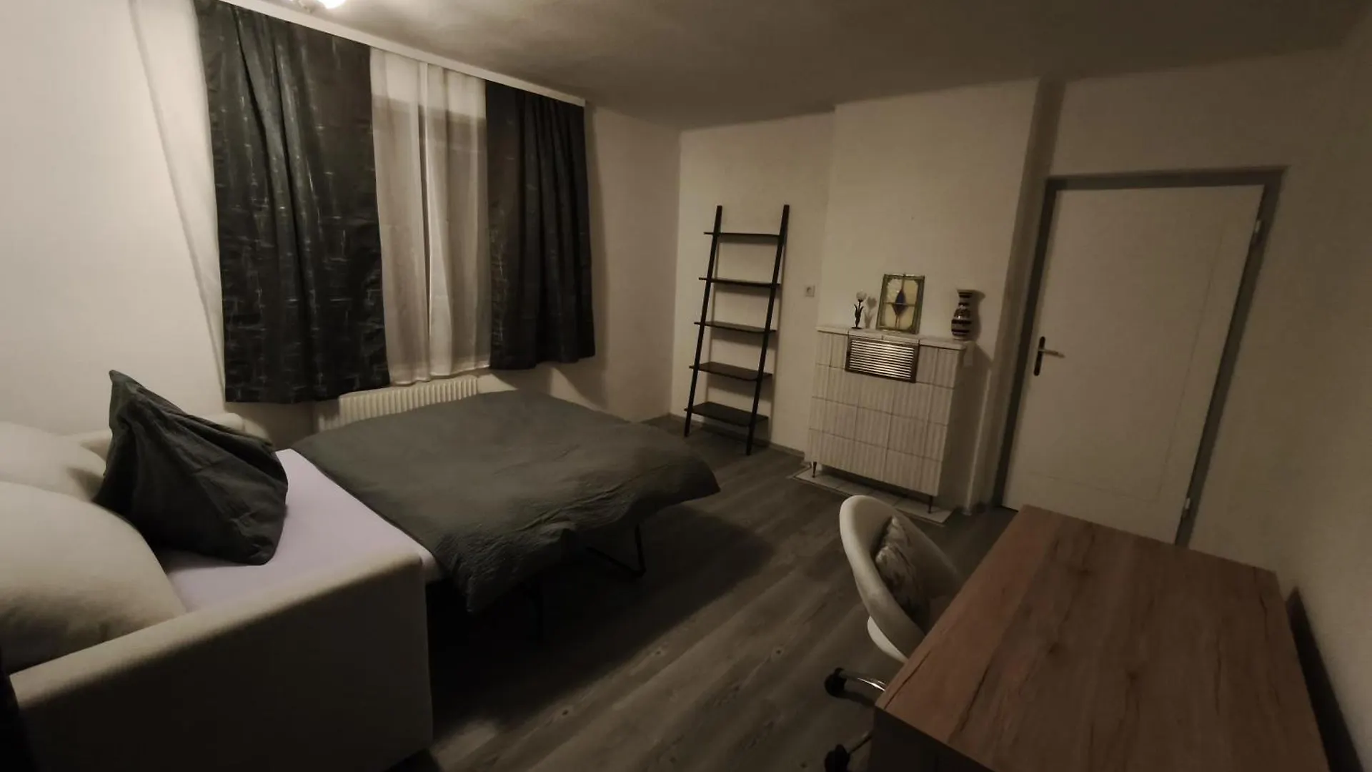 Homestay Spacious Room In Modern Flat Innsbruck