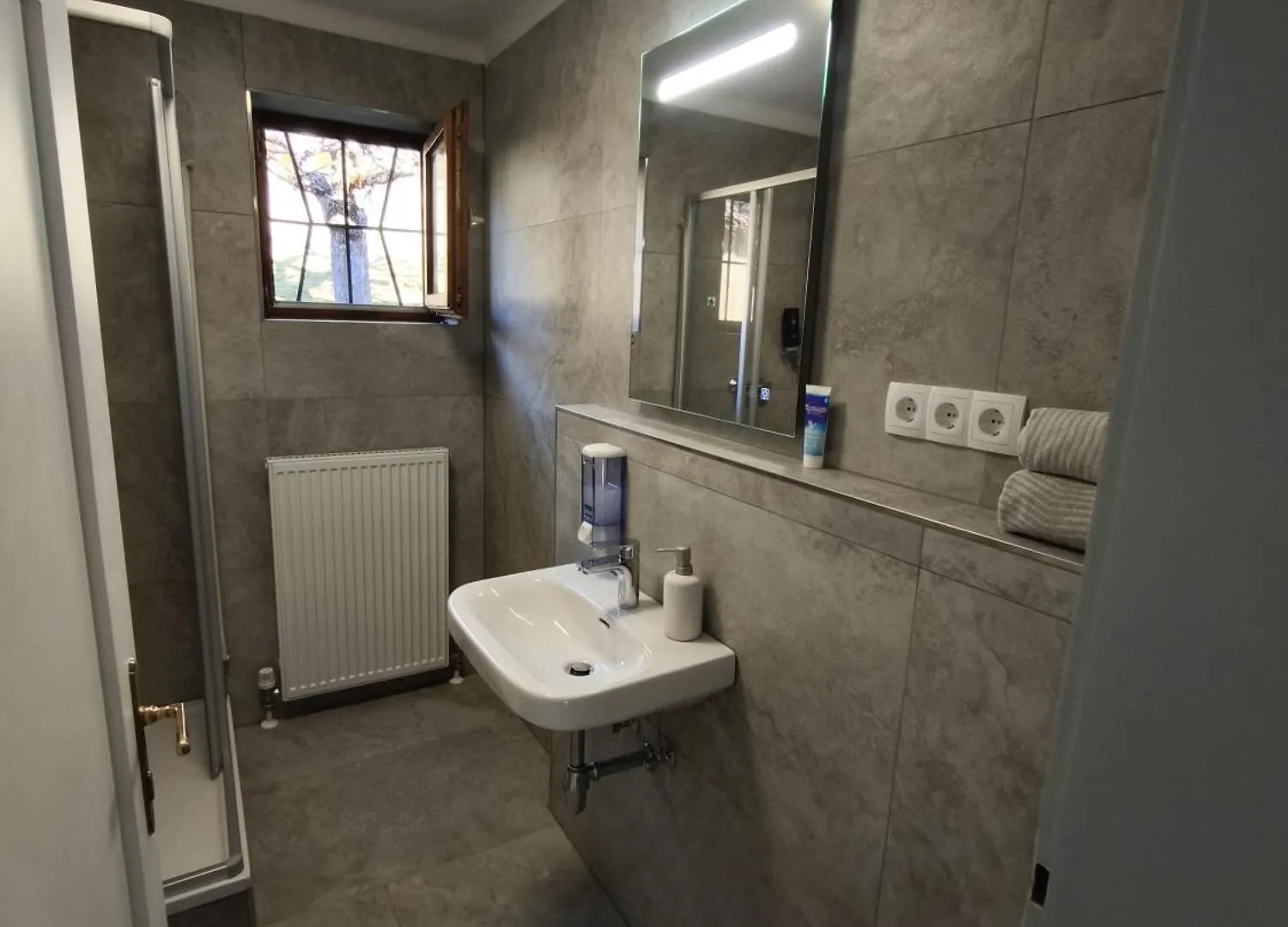 Spacious Room In Modern Flat Innsbruck